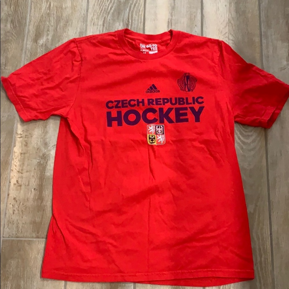 Like new! Adidas Czech hockey shirt boys Sz XL